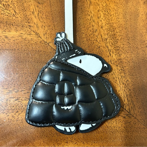 Peanuts X Kate Spade Snoopy Puffer Key Chain - Picture 8 of 13